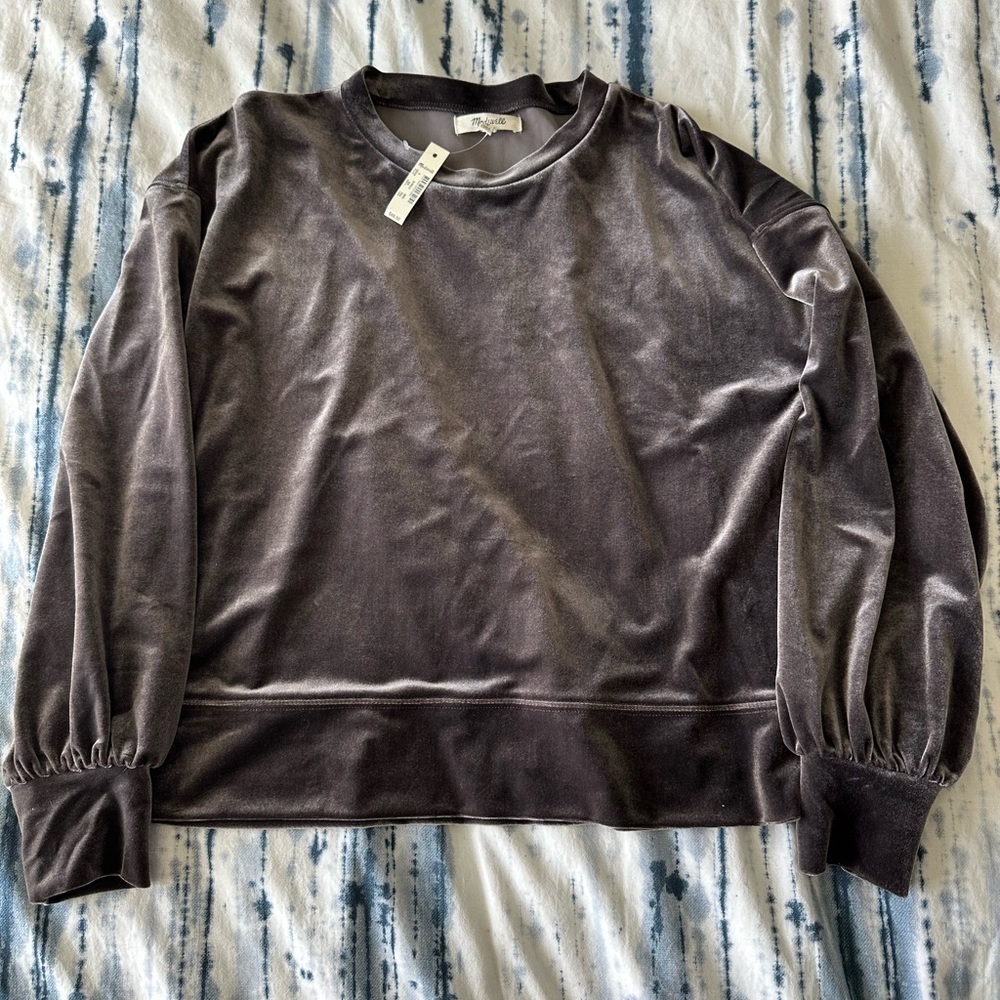 Velvet Long Sleeve Top in Gray / Pewter
